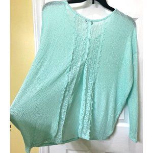 Rue 21 women shirt size Large features open back mid 00 great shape